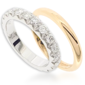 Paire d’alliances or rose / blanc et diamants blancs