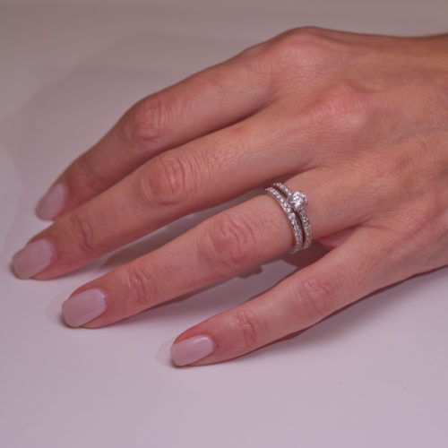 Bague double anneaux et diamants