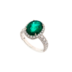 Bague de fiançaille en émeraude